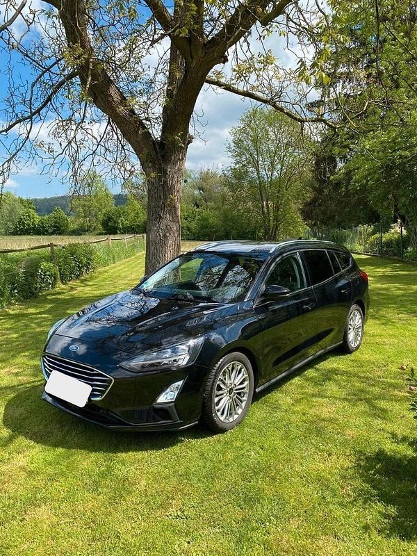 Gebraucht Ford Focus Titanium 150 PS (110 kW) 2020 Schwarz Kombi
