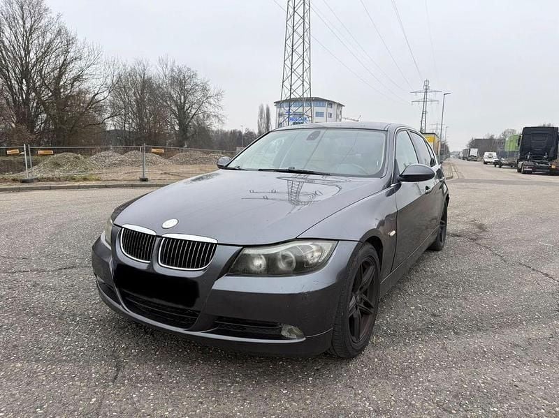 Gebraucht BMW 325 218 PS (160 kW) 2005 Limousine