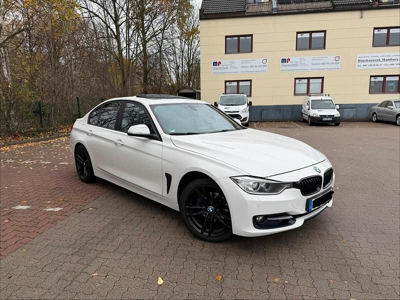 Weiß Gebraucht 2013 BMW 316 Limousine | 13.250 € (Teuer) - Bild 1/4