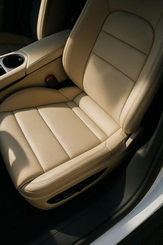 Gebraucht Porsche Taycan Performance Package 350 kW (476 PS) 2021 Weiß Coupé