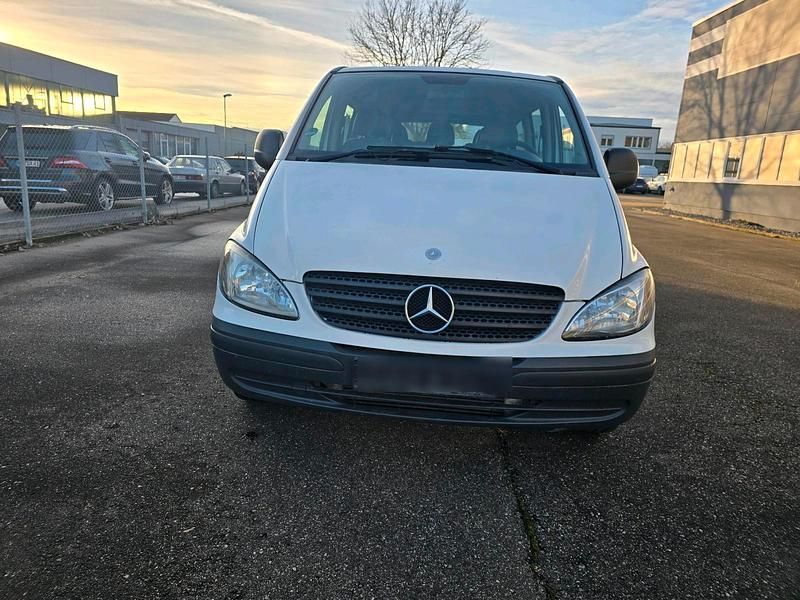 Weiß Gebraucht 2006 Mercedes Vito Van / Kleinbus | 4.999 € - Bild 1/4