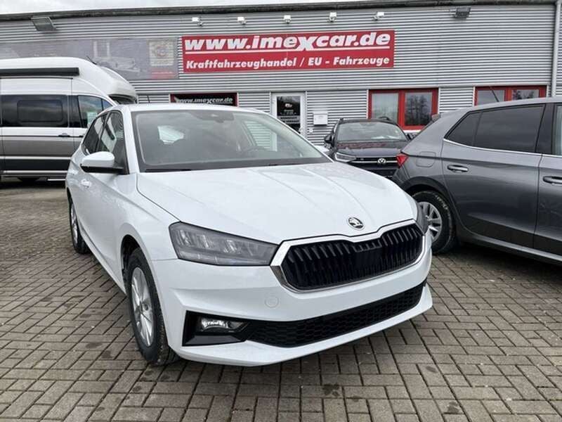 Moon weiss metallic Neu 2025 Skoda Fabia Selection Limousine | 18.990 € (Guter Preis) - Bild 1/4