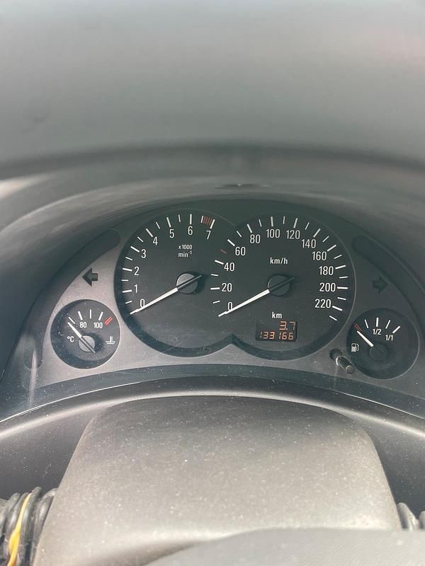 Gebraucht Opel Corsa 80 PS (58 kW) 2004 Grau Kleinwagen