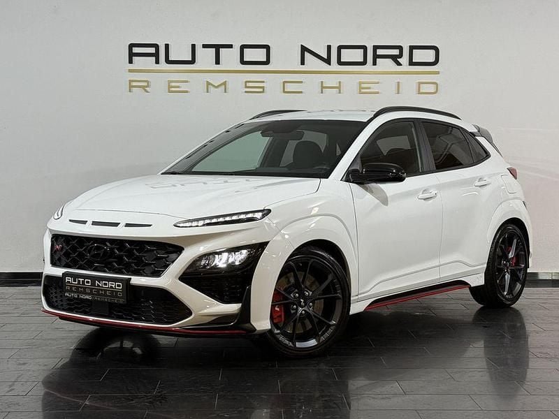 Weiß Gebraucht 2023 Hyundai Kona N Performance SUV | 30.990 € (Fairer Preis) - Bild 1/4