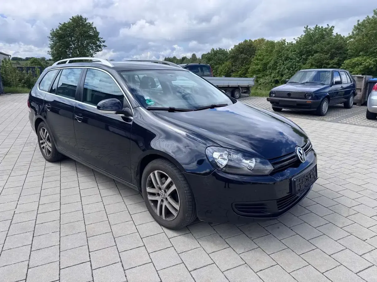 Gebraucht VW Golf VI 105 PS (77 kW) 2010 Schwarz Kleinwagen