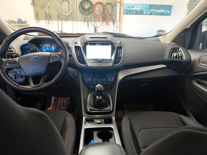 Gebraucht Ford Kuga Cool & Connect 150 PS (110 kW) 2018 Grau SUV