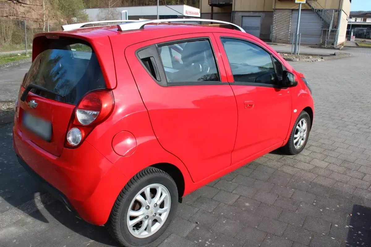 Gebraucht Chevrolet Spark 80 PS (58 kW) 2014 Rot Kleinwagen