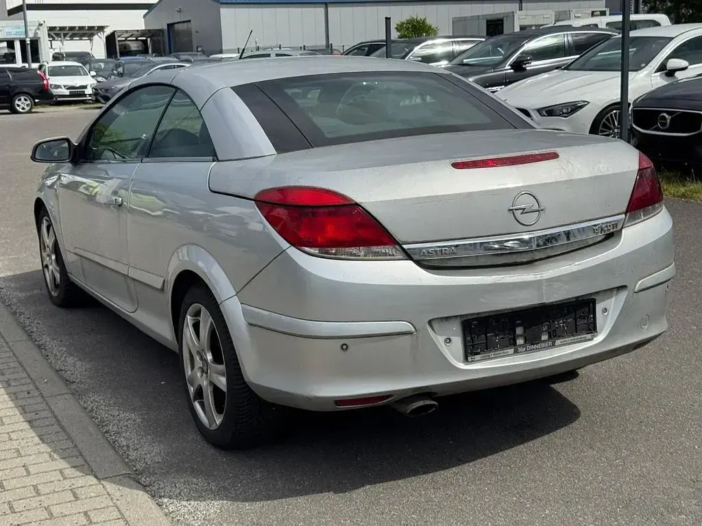 Gebraucht Opel Astra 150 PS (110 kW) 2008 Silber Cabrio