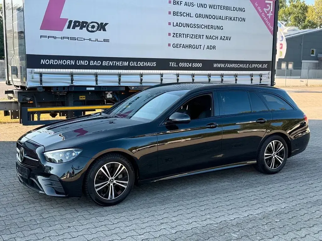 Gebraucht Mercedes E220 AMG 200 PS (147 kW) 2023 Schwarz Limousine
