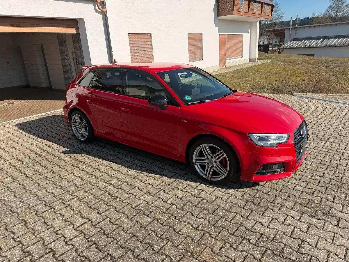Gebraucht Audi A3 150 PS (110 kW) 2018 Rot Limousine