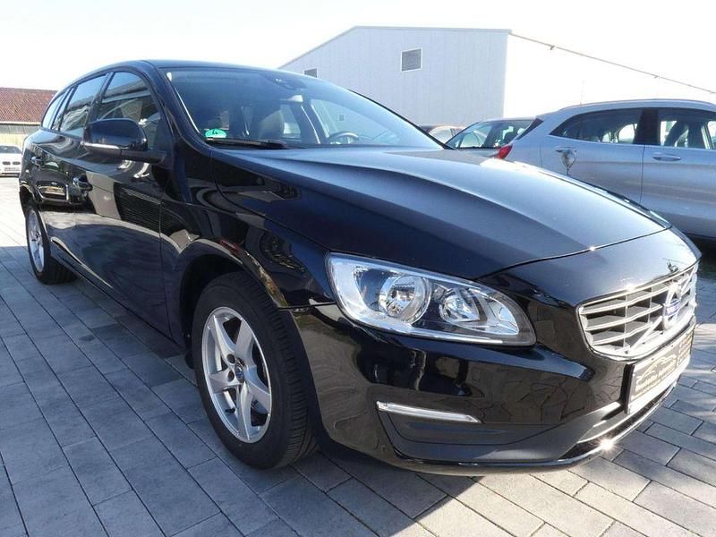 Gebraucht Volvo V60 Kinetic 152 PS (111 kW) 2017 Schwarz Kombi
