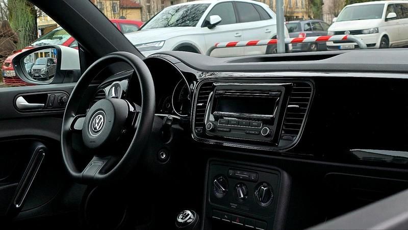 Gebraucht VW Beetle 105 PS (77 kW) 2012 Weiß Kleinwagen