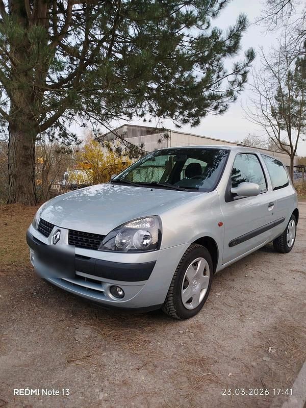 Gebraucht Renault Clio II 75 PS (55 kW) 2002 Grau Kleinwagen