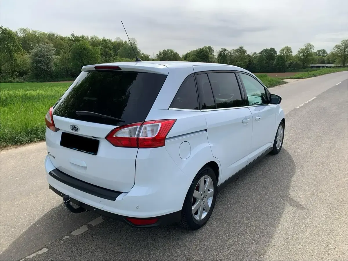 Używany Ford Grand C-Max 116 KM (85 kW) 2013 Biały Minivan