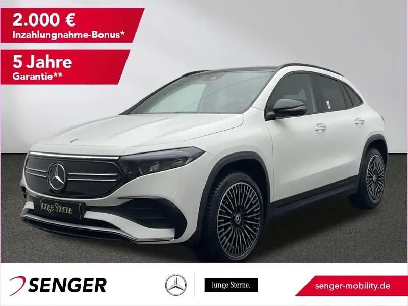 Weiß Gebraucht 2023 Mercedes EQA250 AMG line SUV | 31.640 € (Fairer Preis) - Bild 1/1
