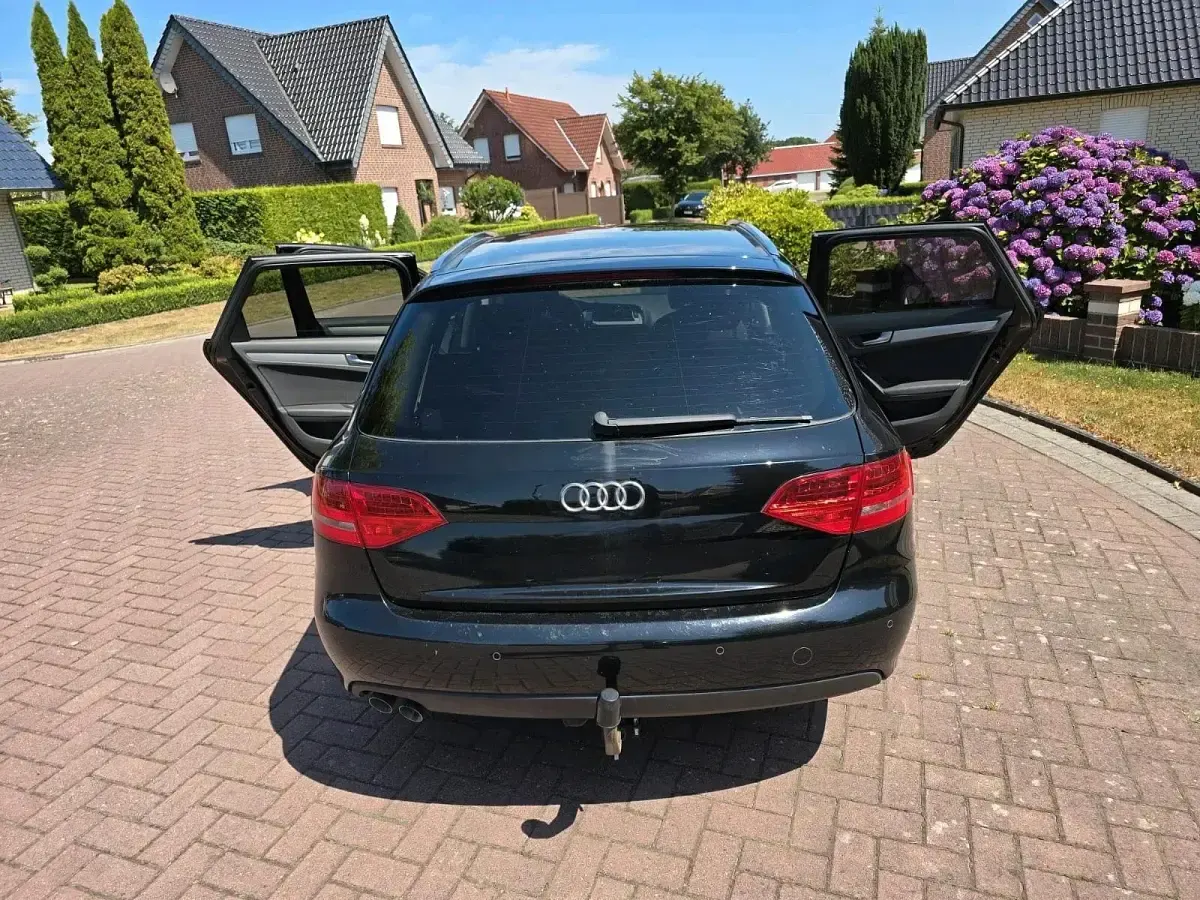 Gebraucht Audi A4 143 PS (105 kW) 2011 Schwarz Kombi