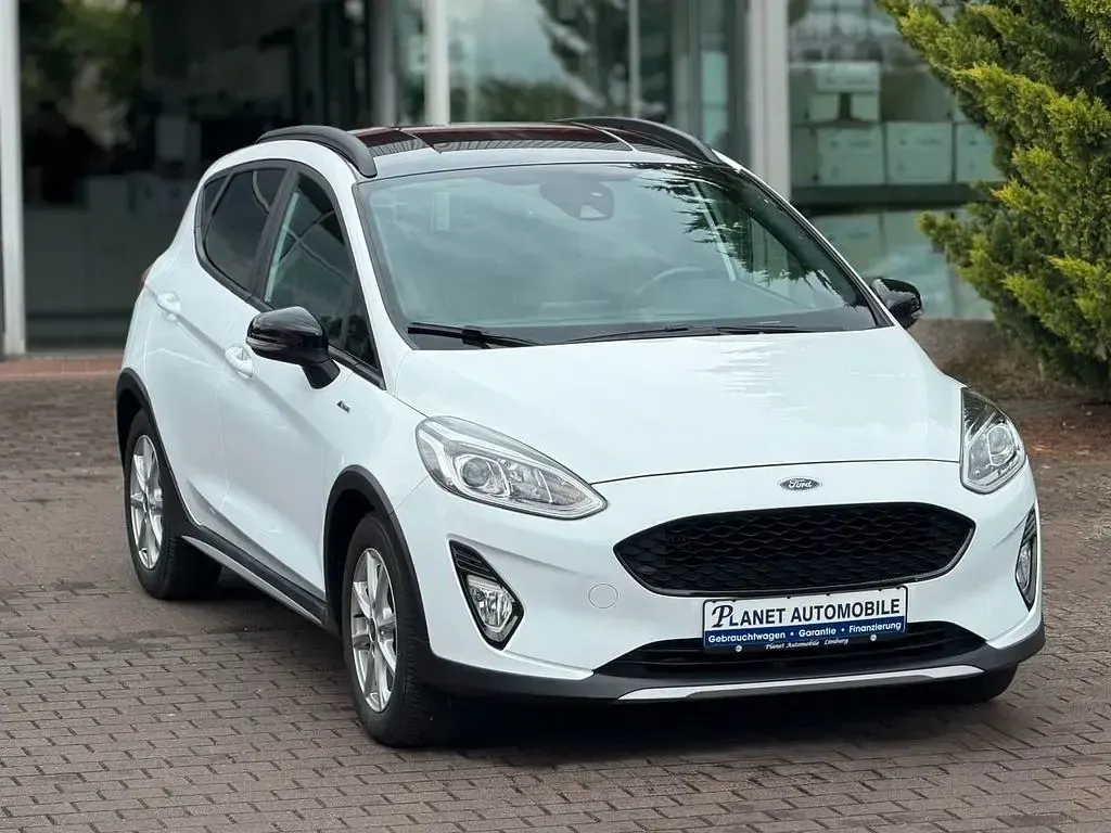 Gebraucht Ford Fiesta Active 101 PS (74 kW) 2018 Weiß Kleinwagen