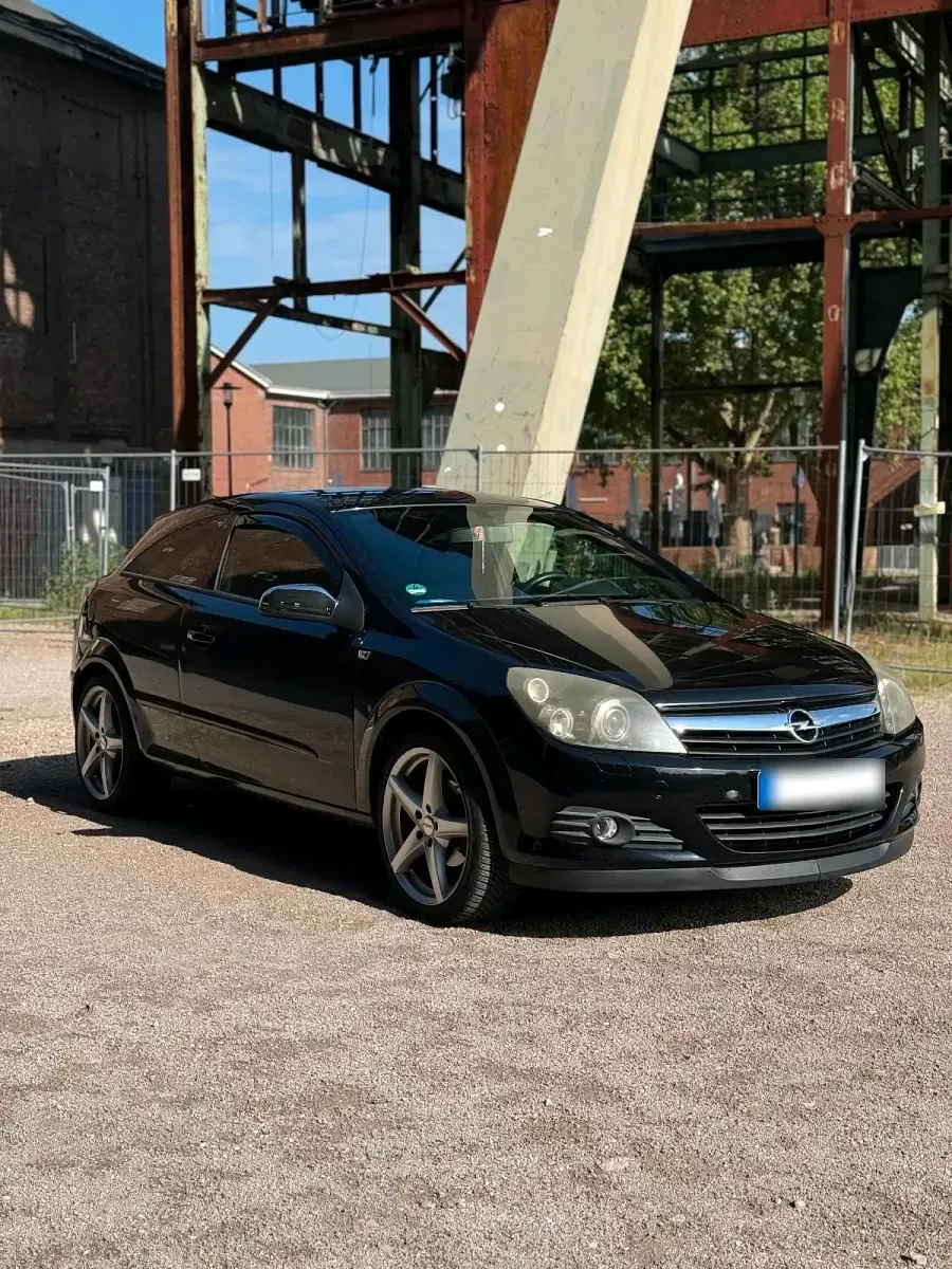 Gebraucht Opel Astra GTC Sport 140 PS (102 kW) 2006 Schwarz Coupé