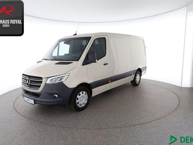 Grau Gebraucht 2024 Mercedes Sprinter Van | 36.880 € (Superpreis) - Bild 1/4