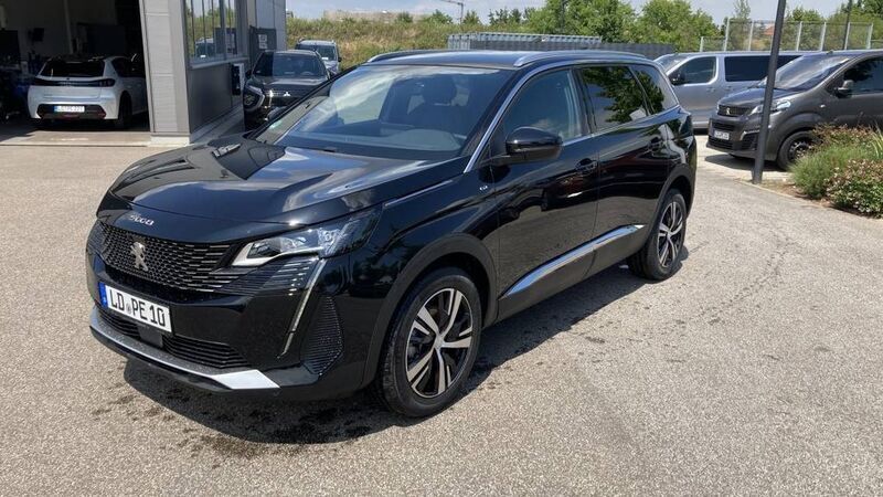 Schwarz Gebraucht 2022 Peugeot 5008 GT Van / Kleinbus | 33.390 € (Teuer) - Bild 1/4