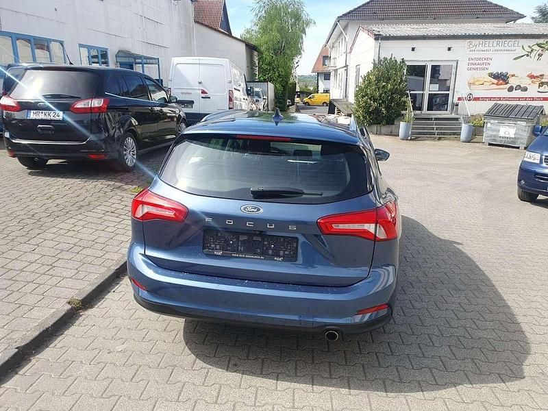 Gebraucht Ford Focus Cool & Connect 120 PS (88 kW) 2020 Chromablau metallic Kombi