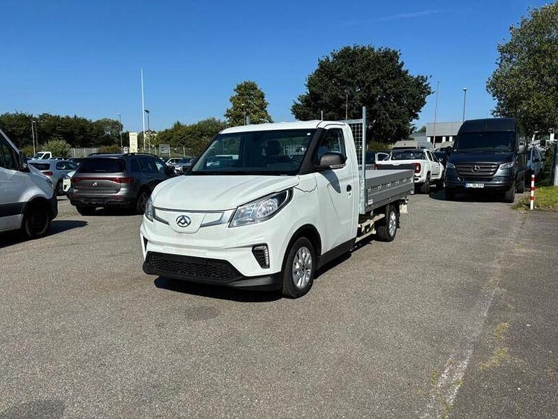 Weiß weiss Gebraucht 2024 Maxus eDeliver 3 Van | 29.512 € (Fairer Preis) - Bild 1/4