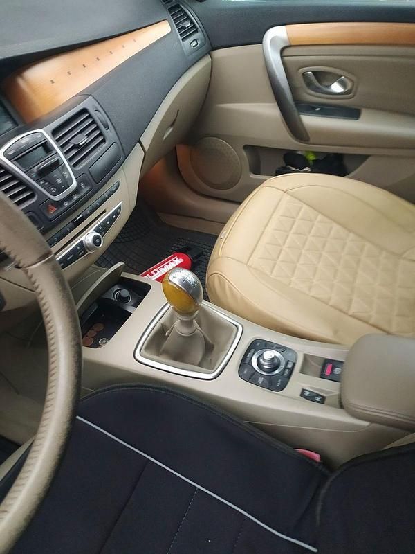 Beige Gebraucht 2008 Renault Laguna III Initiale Kombi | 4.100 € (Guter Preis) - Bild 1/4