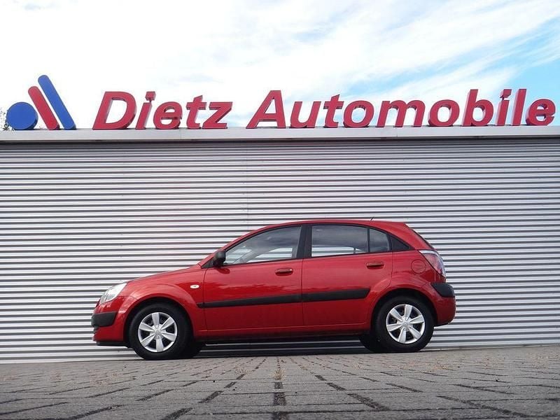 Rot Gebraucht 2007 Kia Rio Limousine | 3.500 € (Fairer Preis) - Bild 1/4