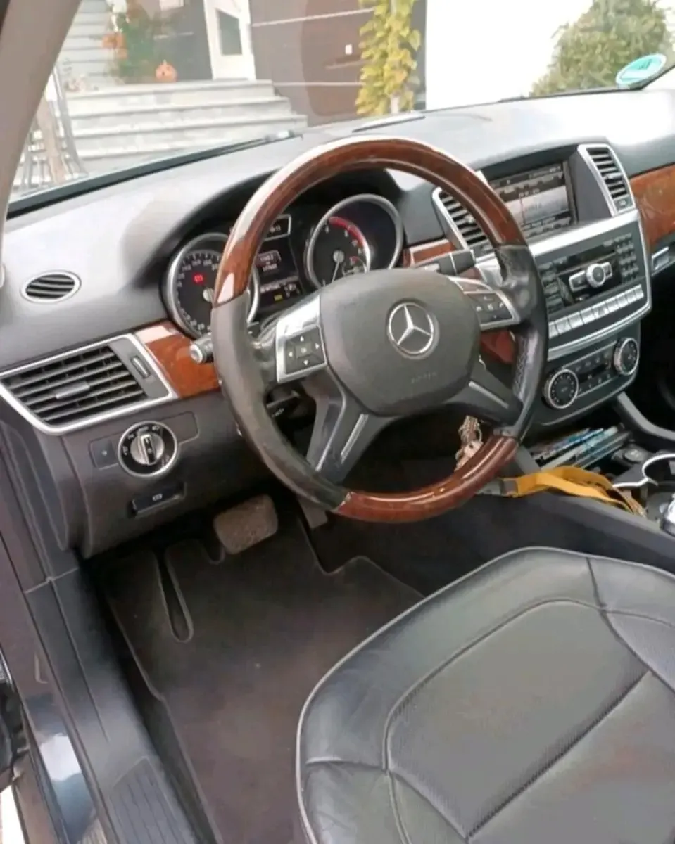 Gebraucht Mercedes ML250 204 PS (150 kW) 2013 Grau SUV