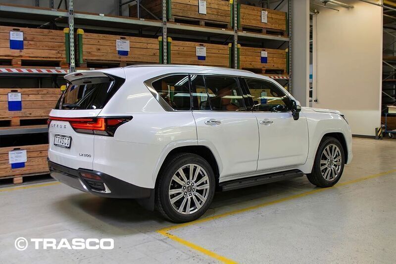 Gebraucht Lexus LX600 384 PS (282 kW) 2022 Schwarz SUV