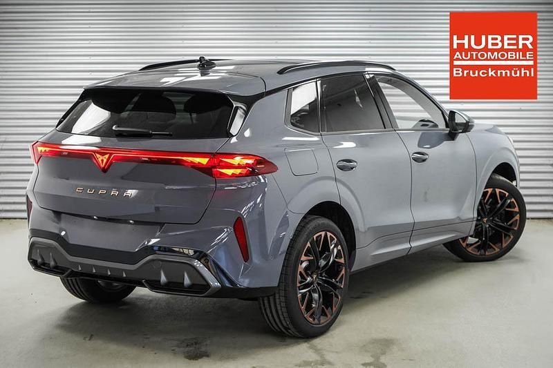 Neu Cupra Terramar VZ 265 PS (194 kW) 2025 Graphene grau metallic (r6) SUV
