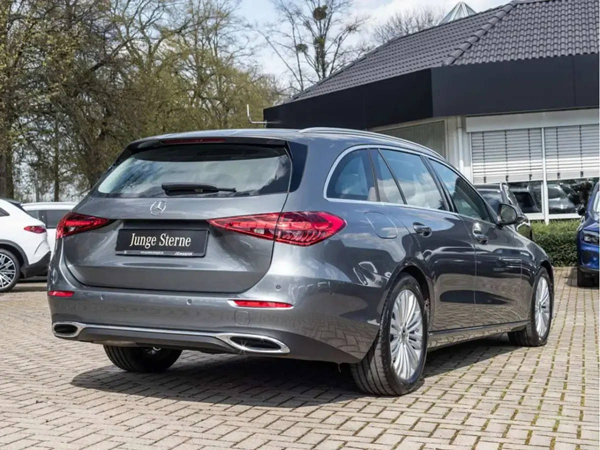 Gebraucht Mercedes C200 Avantgarde 163 PS (119 kW) 2025 Grau selenite grey metallic Kombi