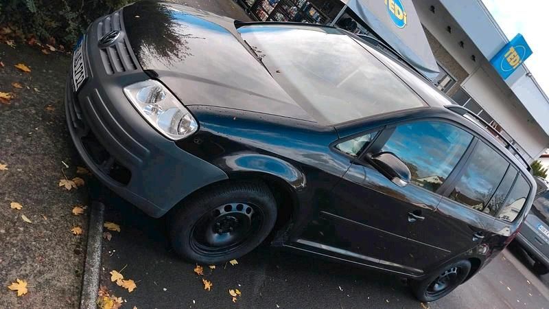 Schwarz Gebraucht 2005 VW Touran Van / Kleinbus | 999 € (Superpreis) - Bild 1/4