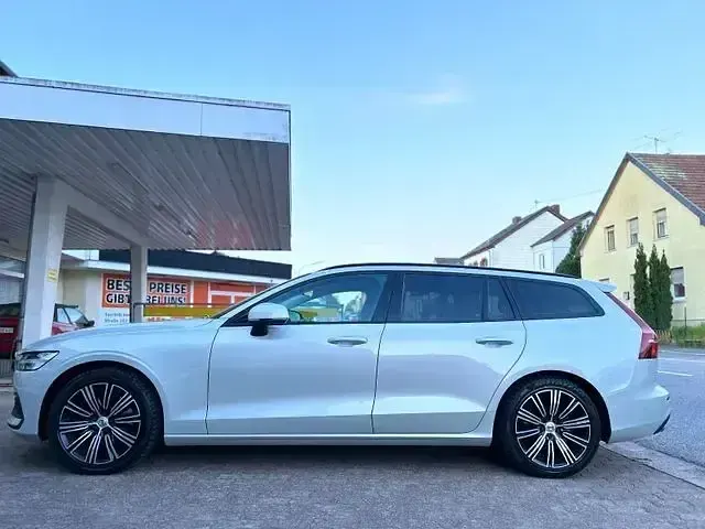 Gebraucht Volvo V60 250 PS (183 kW) 2018 Silber Kombi