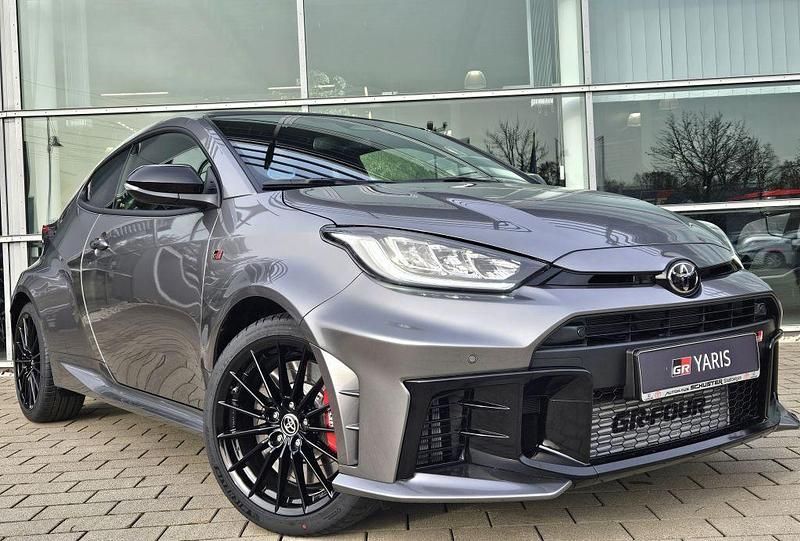 Gebraucht Toyota Yaris 280 PS (205 kW) 2024 Palladium silber Kleinwagen