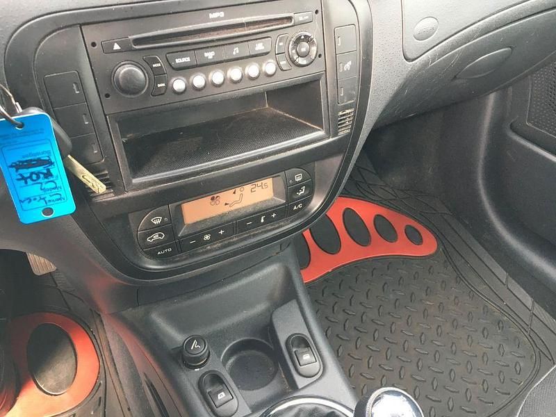 Gebraucht Citroën C2 VTR Sport 73 PS (53 kW) 2009 Rot Kleinwagen