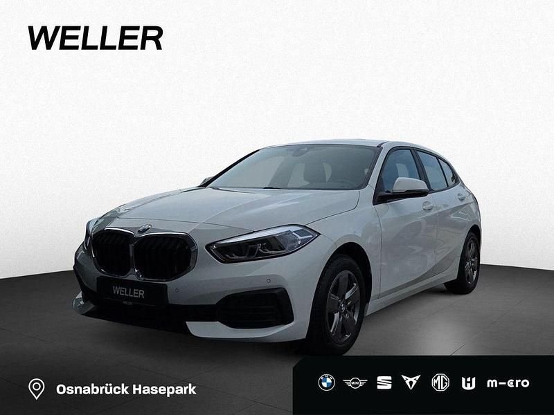 Alpinweiss iii (weiß) Gebraucht 2022 BMW 118 Advantage Kleinwagen | 19.850 € (Guter Preis) - Bild 1/4