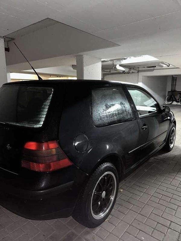Gebraucht 2002 VW Golf Limousine | 1.350 € - Bild 1/4