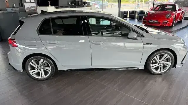 Gebraucht VW Golf VIII R-line 131 PS (96 kW) 2024 Grau Limousine