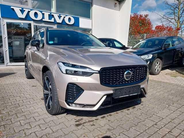 Gebraucht Volvo XC60 Plus 250 PS (183 kW) 2025 Silber SUV