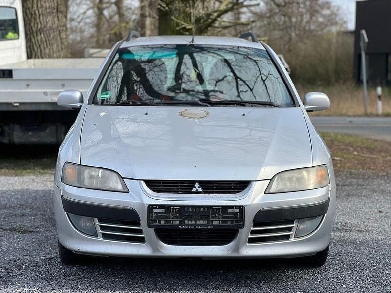 Gebraucht Mitsubishi Space Star 98 PS (72 kW) 2003 Silber Van / Kleinbus