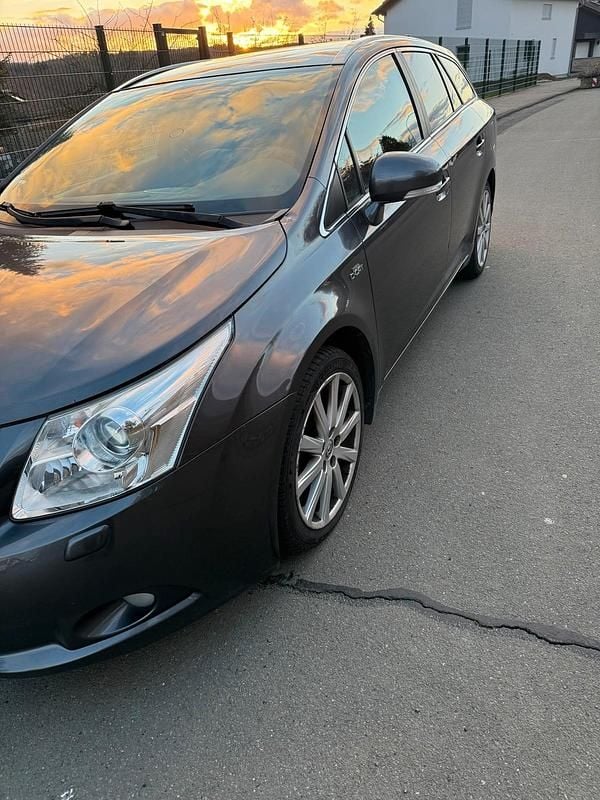Gebraucht Toyota Avensis 177 PS (130 kW) 2009 Grau Kombi