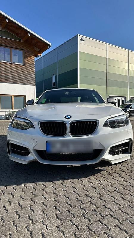 Weiß Gebraucht 2017 BMW M240 M Sport Coupé | 22.500 € (Guter Preis) - Bild 1/4