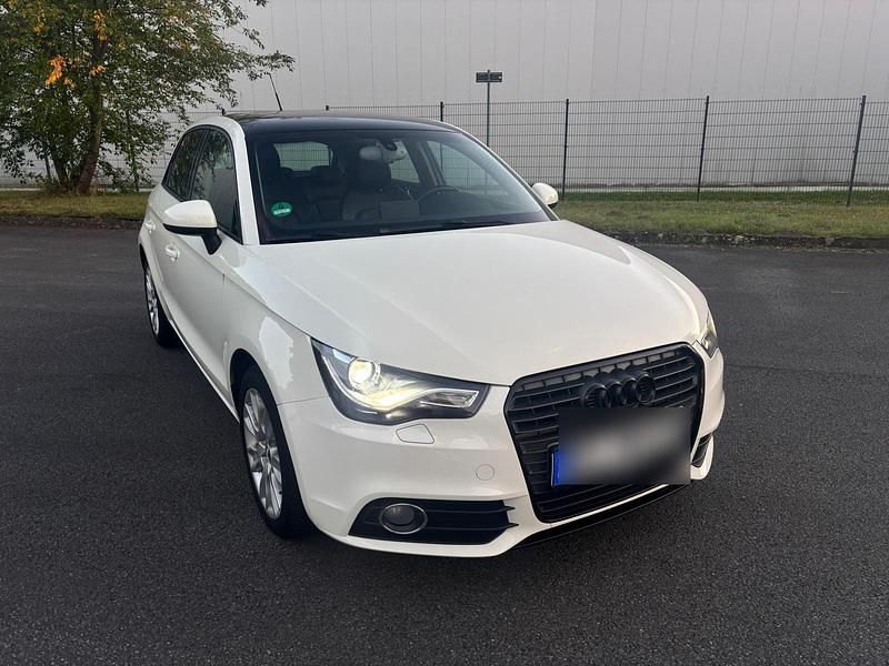 Weiß Gebraucht 2012 Audi A1 Sport Kleinwagen | 6.990 € (Fairer Preis) - Bild 1/4