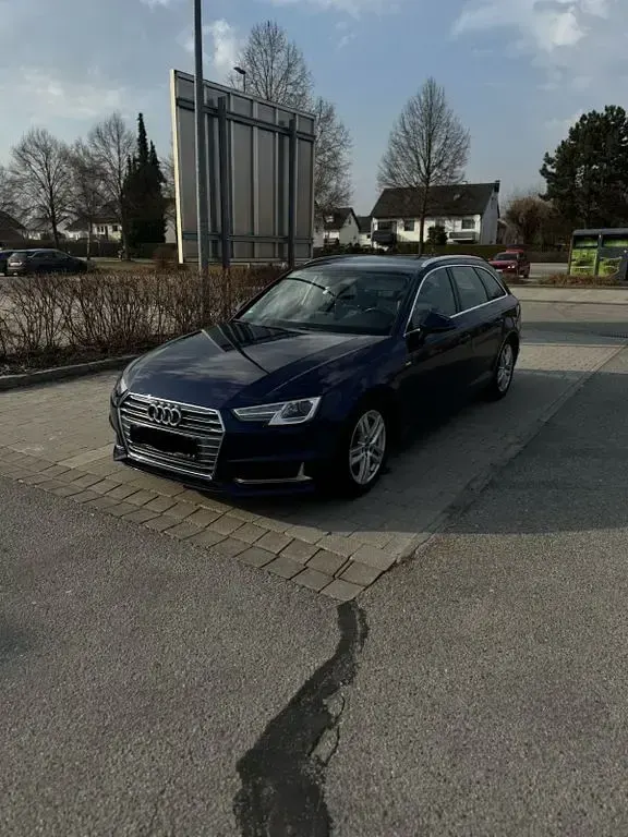 Gebraucht Audi A4 S-Line 190 PS (139 kW) 2019 Blau Kombi