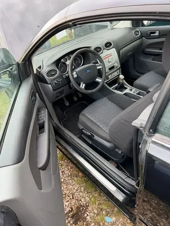 Gebraucht Ford Focus Trend 101 PS (74 kW) 2008 Schwarz Cabrio