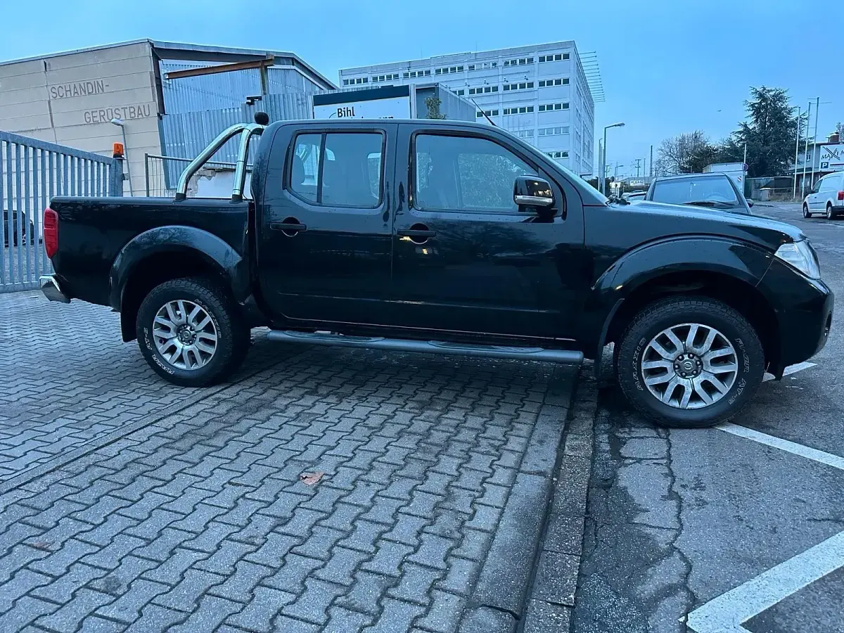 Gebraucht Nissan Navara 190 PS (139 kW) 2012 Schwarz Pickup