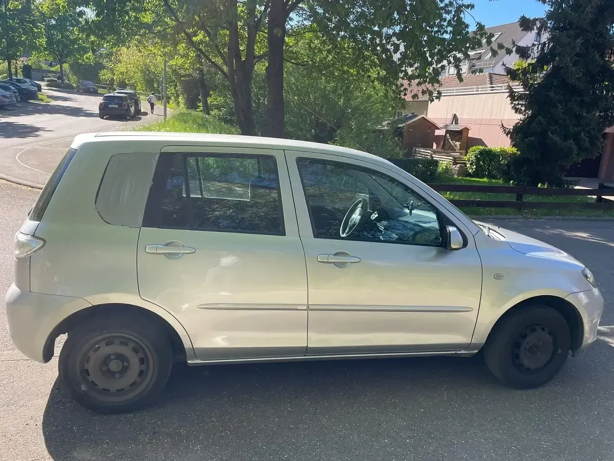 Usata Mazda 2 85 CV (62 kW) 2006 Argento Utilitaria