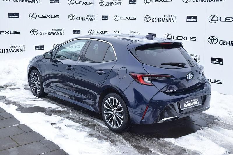Gebraucht Toyota Corolla Hybrid Team 140 PS (102 kW) 2023 Dark blue metallic Limousine