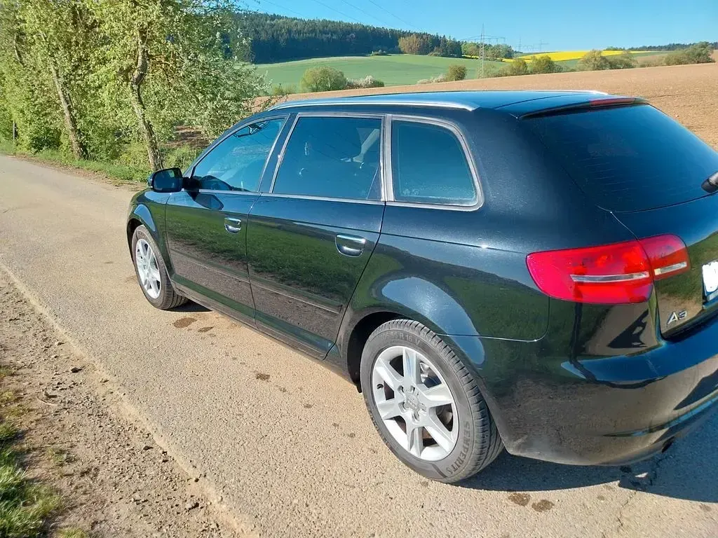 Gebraucht Audi A3 105 PS (77 kW) 2011 Schwarz Kleinwagen